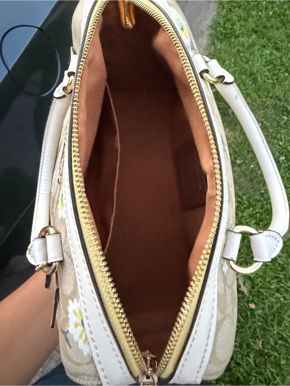 Coach Beige Signature Floral Satchel with Yellow Daisies - Picture 6 of 7